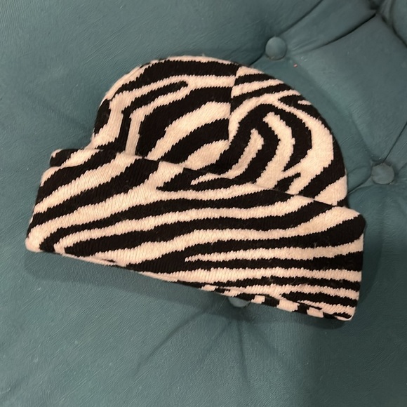 Zebra stocking hat - Picture 2 of 2